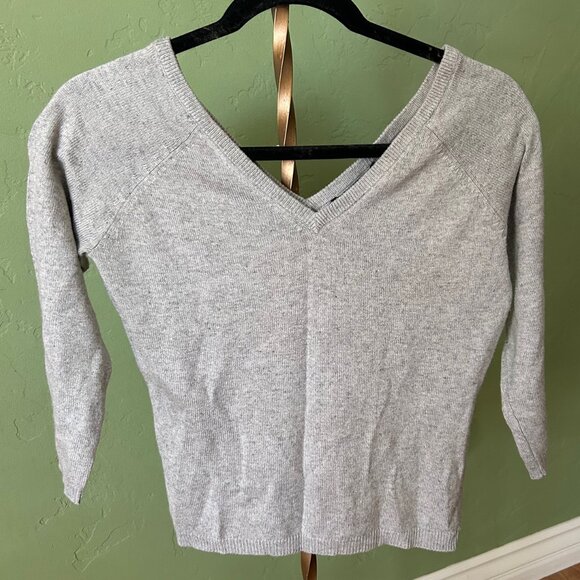 Sweaters - The Limited Cashmere–Silk V-Neck Sweater – Double V-Neck | Soft Gray | Size Medi